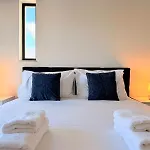 Private Pool Escape - Stylish Island San Gwann
