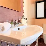 Private Pool Escape - Stylish Island Villa San Gwann