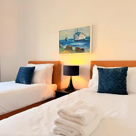 Ultimate Group Getaway Near St Julian's & Seafront *