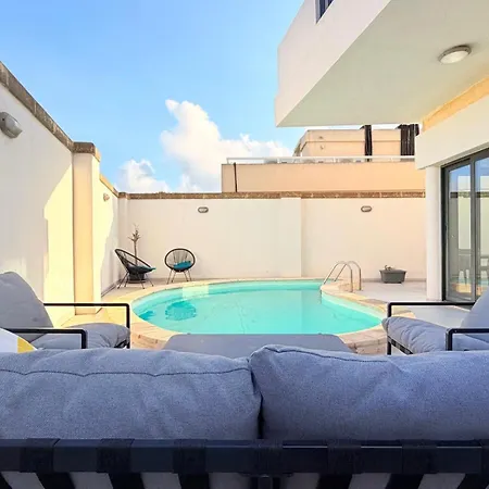 Private Pool Escape - Stylish Island San Ġwann
