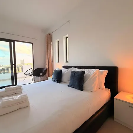 Ultimate Group Getaway Near St Julian's & Seafront Villa