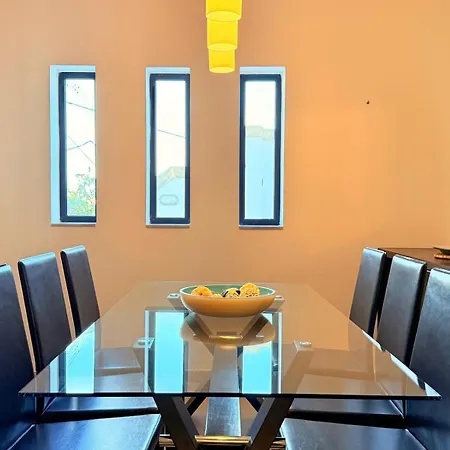 Ultimate Group Getaway Near St Julian's & Seafront San Ġwann