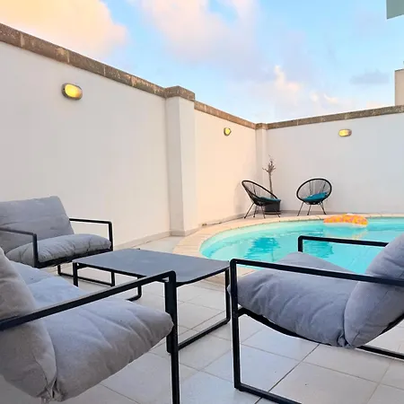 Private Pool Escape - Stylish Island Villa