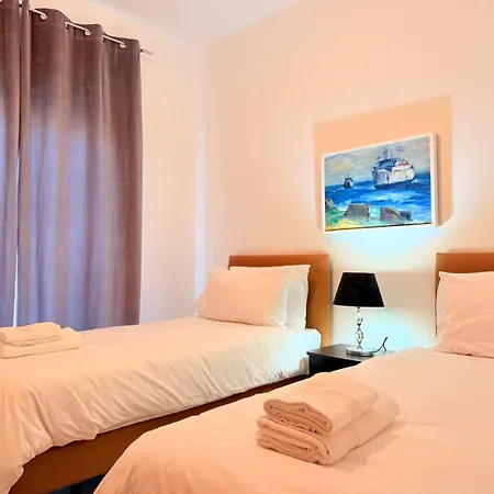 Ultimate Group Getaway Near St Julian's & Seafront * San Gwann