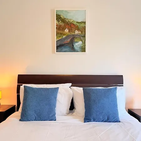 Ultimate Group Getaway Near St Julian's & Seafront Villa San Gwann