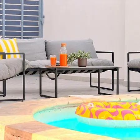 Ultimate Group Getaway Near St Julian's & Seafront Villa
