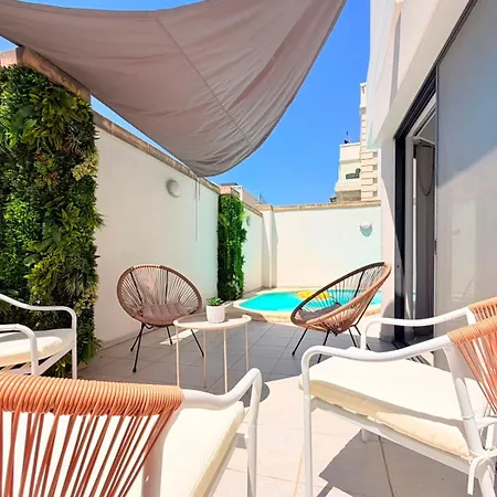 Ultimate Group Getaway Near St Julian's & Seafront Villa *