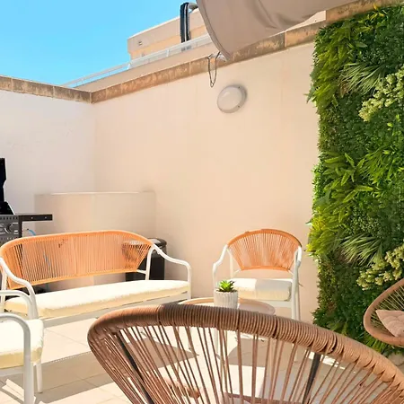 Ultimate Group Getaway Near St Julian's & Seafront Villa