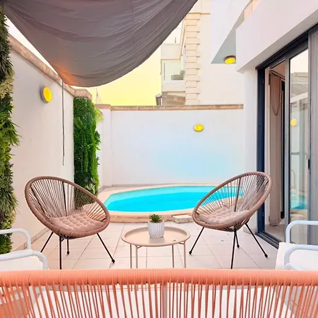Ultimate Group Getaway Near St Julian's & Seafront
