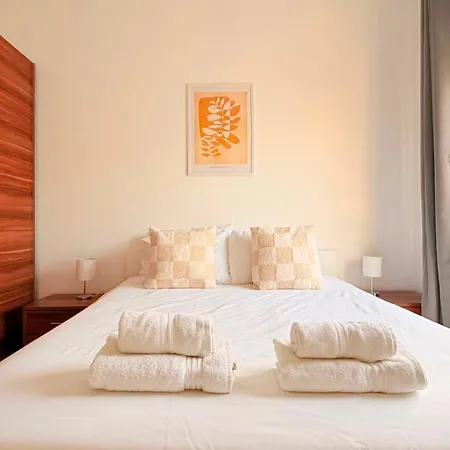 Villa Ultimate Group Getaway Near St Julian's & Seafront