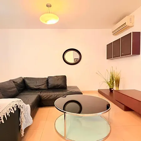 Ultimate Group Getaway Near St Julian's & Seafront Villa San Gwann