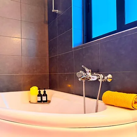 Ultimate Group Getaway Near St Julian's & Seafront Villa