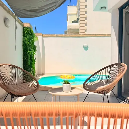Ultimate Group Getaway Near St Julian's & Seafront Villa