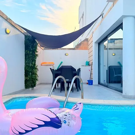 Ultimate Group Getaway Near St Julian's & Seafront San Gwann