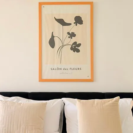 Ultimate Group Getaway Near St Julian's & Seafront *