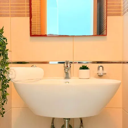 Villa Ultimate Group Getaway Near St Julian's & Seafront San Gwann