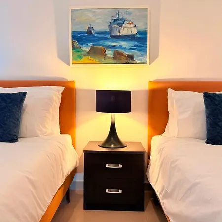 Villa Ultimate Group Getaway Near St Julian's & Seafront San Gwann