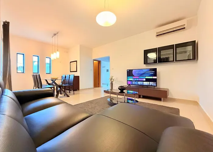 Private Pool Escape - Stylish Island San Ġwann